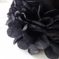 pompons noirs fête décorations, bouffées de papier de soie