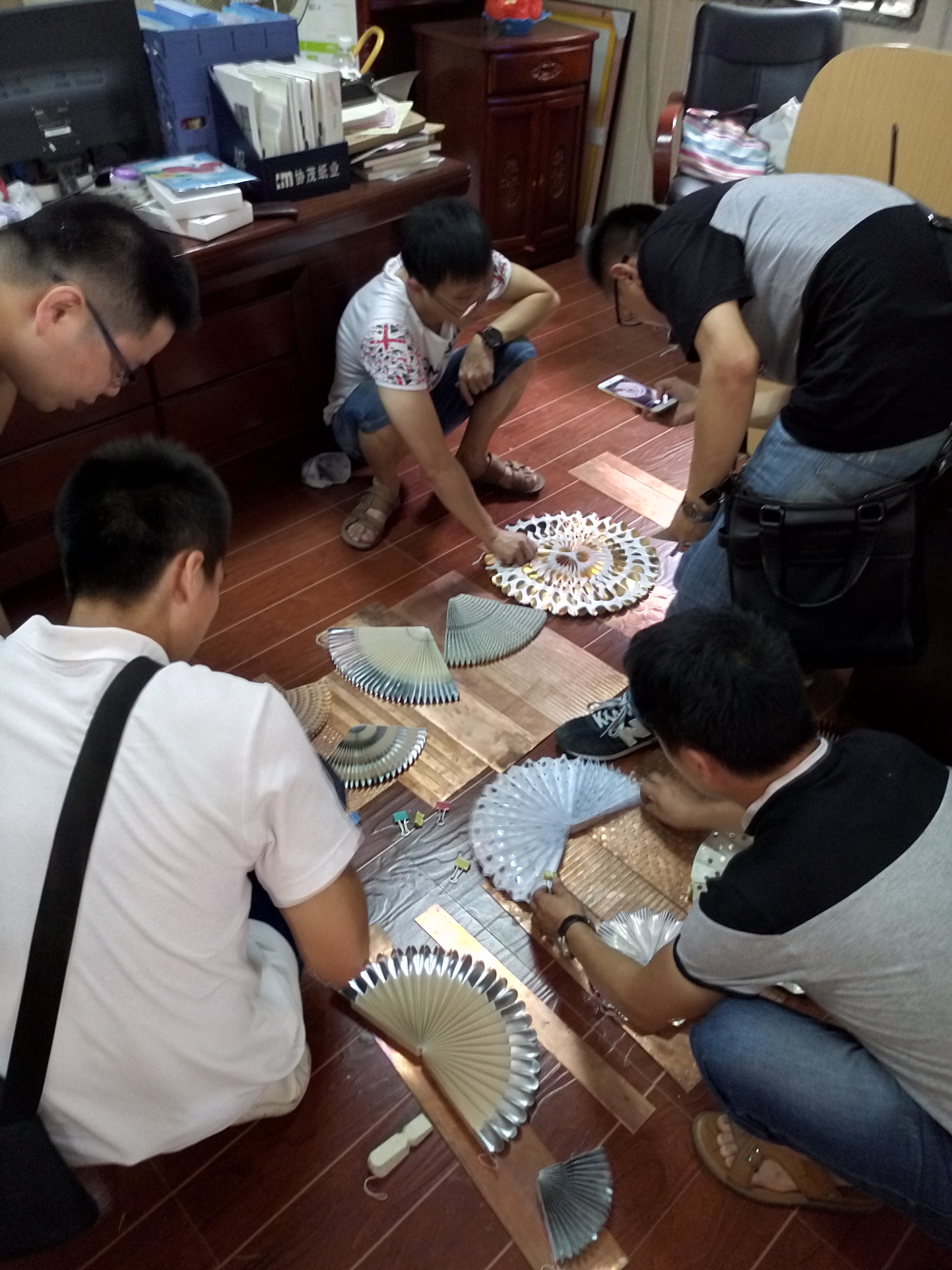 Équipe de vente de Xiamen est allé à Zhangzhou usine d’apprendre des produits